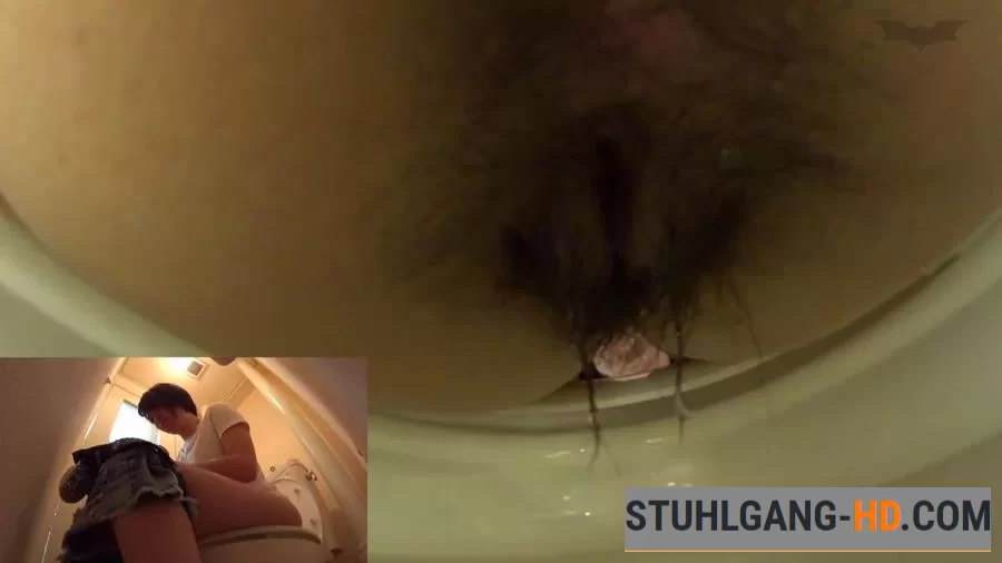 Asian - Hidden camera in a public women’s restroom inside the toilet (Kacken, Scheißen, Scheiße essen) [FullHD 1080p] 494 MB