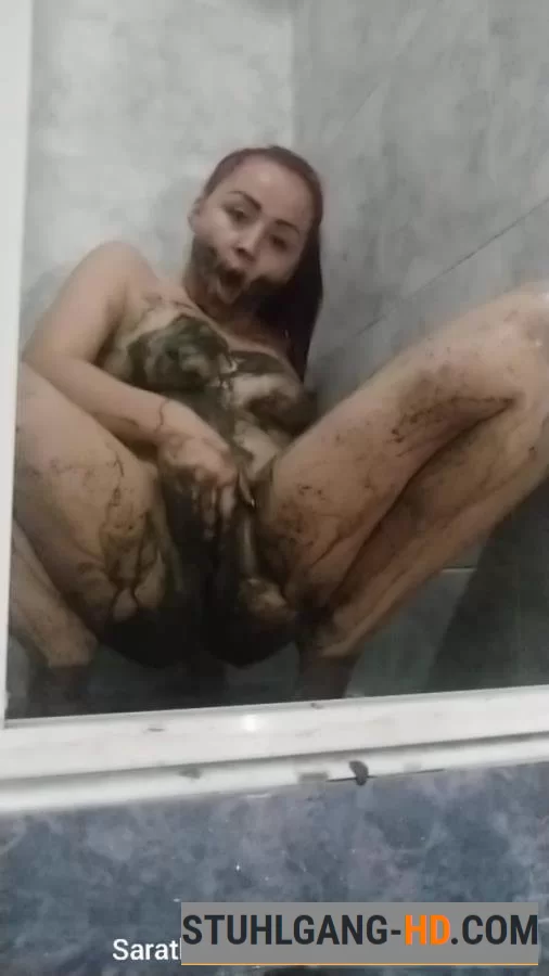 Sarathonson - Toliet pooping smearing and drinking toilet water (Kacken, Scheißen, Scheiße essen) [UltraHD 2K] 1.08 GB