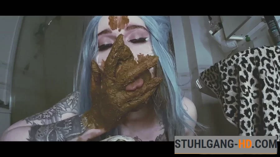 DirtyBetty - ITS ALIVE! scat poop fetish (Kacken, Scheißen, Scheiße essen) [FullHD 1080p] 617 MB