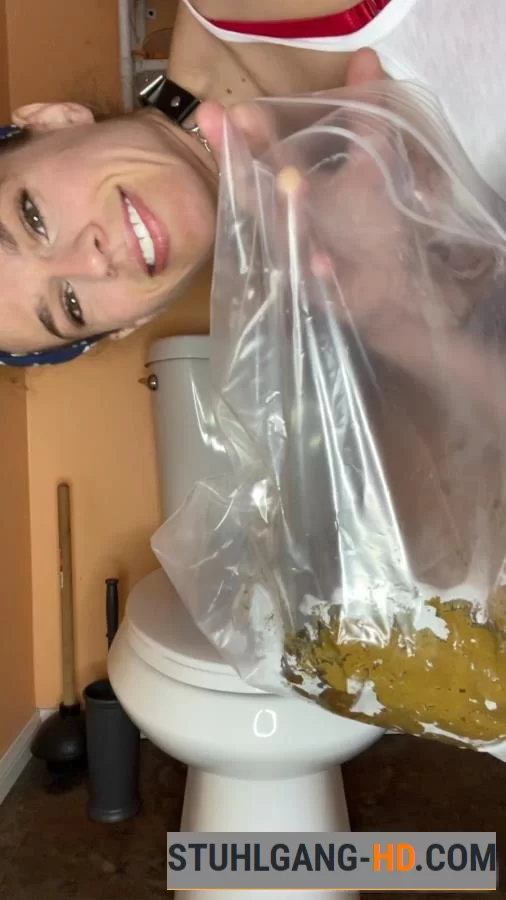 VibeWithMolly - School girl poops in bag (Kacken, Scheißen, Scheiße essen) [UltraHD 2K] 623 MB