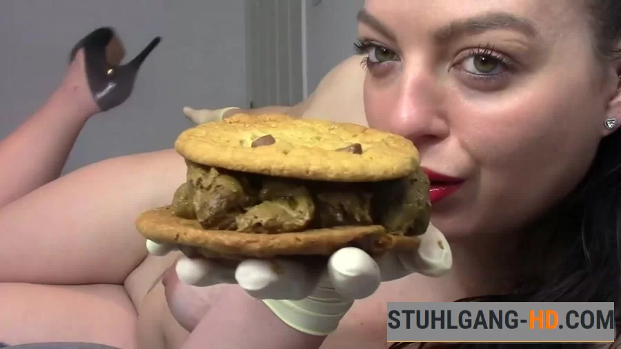 Evamarie88 - Scat cookie filling (Kacken, Scheißen, Scheiße essen) [FullHD 1080p] 918 MB