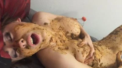 Playing With My Boyfriends Sexy Naked Girl Giant Poo (Kacken, Scheißen, Scheiße essen) [HD 720p] 449 MB