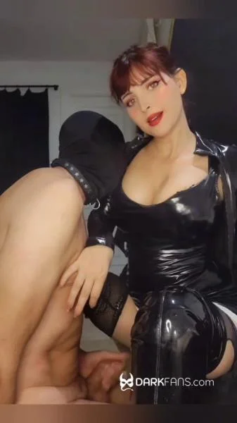 Facesitting, clean mistress ass. Masturbation (Kacken, Scheißen, Scheiße essen) [UltraHD 2K] 210 MB