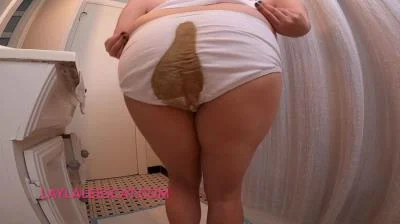 PUBLIC Gas Station Panty Poop (Kacken, Scheißen, Scheiße essen) [FullHD 1080p] 1.81 GB