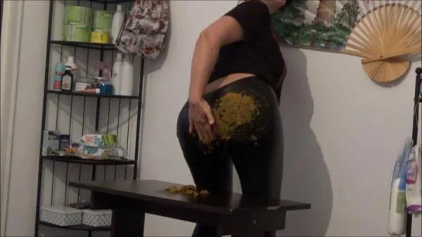Stiffy Shit On Leather Pants (Kacken, Scheißen, Scheiße essen) [SD] 561 MB