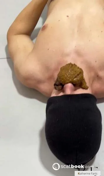 Pile of shit (Kacken, Scheißen, Scheiße essen) [HD 720p] 26.4 MB