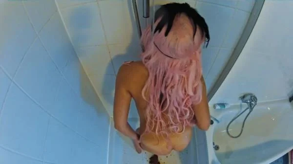 Shower Voyeur Shit (Kacken, Scheißen, Scheiße essen) [HD 720p] 31.1 MB
