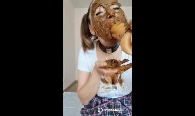 Fucking my shity mouth (Kacken, Scheißen, Scheiße essen) [HD 720p] 1.52 GB