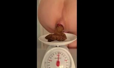 High speed shit eating (Kacken, Scheißen, Scheiße essen) [HD 720p] 128.38 MB
